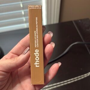Rhode Lip liner in press